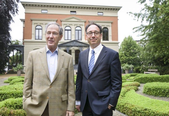 SBK-Präsident Dr. Gert Hoffmann und SBK-Direktor Tobias Henkel (rechts). Foto: Peter Sierigk