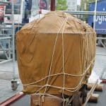Der Förderwagen wird von oben von einem Aluminiuem-Dach geschützt. Foto: meyermedia