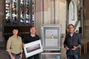 Theaterpädagogin Gerda Raudonikis, Pastor Henning Böger und Fotograf Uwe Brodmann