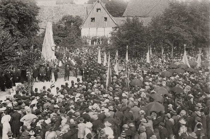 Einweihung des Kriegsgefallenendenkmals zu Hornburg, einziger Gefallener aus Hornburg: der Jude Joseph Schwabe, August 1870 in Beaumont. Foto: Stadtarchiv Hornburg