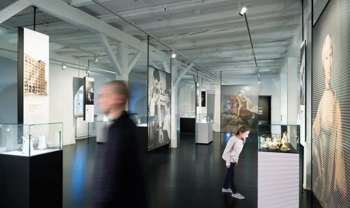 Blick in die Ausstellung. Foto: Museum Schloss Fürstenberg