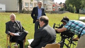 Ulrich Hausmann (links) bei den Dreharbeiten zum Video mit (von links) Ulrich Knufinke, Norbert Funke und Kameramann Knut Bussian. Foto: meyermedia