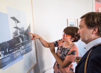 Die Jury wirft kritische Blicke auf die Bewerbungen. Foto: Die Braunschweigische Stiftung / Marek Kruscewski