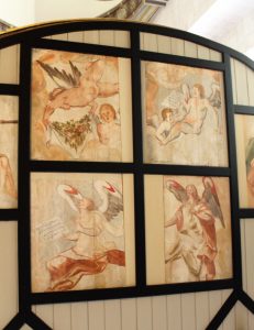Bildnisse von Engeln unter der Orgelempore waren über Jahrhunderte verschwunden. Foto: meyermerdia