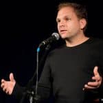 Dominik Bartels von Pop(p)in' Poetry wird den Preachers Slam moderieren. Foto: biltzscharf.de