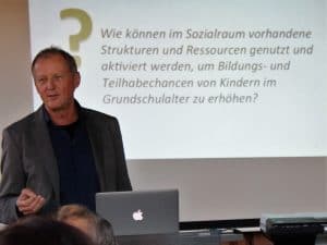 Professor Ludger Kolhoff von der Ostfalia während des Vortrags seiner Evaluation im Haus der Braunschweigischen Stiftungen. Foto: meyermedia