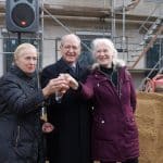 Gute Laune beim Richtfest: Erika Borek (links), Richard Borek und Ursula Hellert, Gesamtleiterin des CJD Braunschweig.