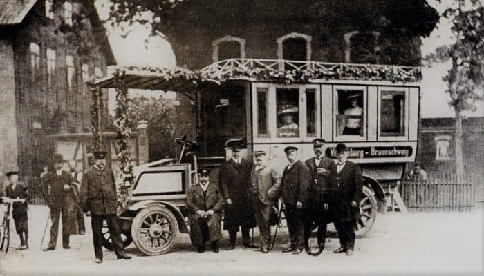 Der erste Büssing-Omnibus fuhr von 1904 an regelmäßig die Strecke Wendeburg-Braunschweig. Foto: Braunschweigische Landschaft