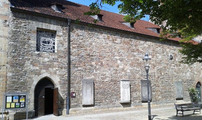 Ohne Fenster: die Südseite der Magnikirche. Foto: Archiv Ostwald