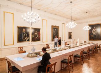 Der Weiße Saal mit dem Historischen Menü im Schlossmuseum Braunschweig. Foto Marek Kruszewski