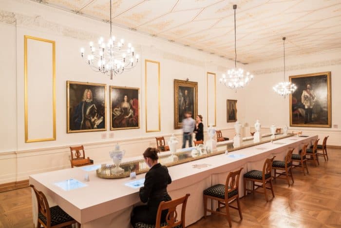 Der Weiße Saal mit dem Historischen Menü im Schlossmuseum Braunschweig. Foto Marek Kruszewski