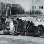 Die Relieffiguren (ohne die Figur Heinrich des Löwen) auf dem Städtischen Bauhof Ludwigstraße in den frühen 1990er Jahren. Foto: Archiv Bernd Wedemeyer, aus „Das Residenzschloss Braunschweig - vom Herzogssitz zum kulturellen Zentrum“