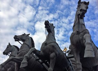 Imposante Erscheinung: Die Pferde der Quadriga auf dem Residenzschloss. Foto: Schlossmuseum