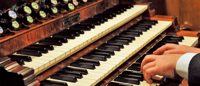 Die Tastatur der Furtwängler-Orgel im Kaiserdom Königslutter. Foto: Kaiserdom