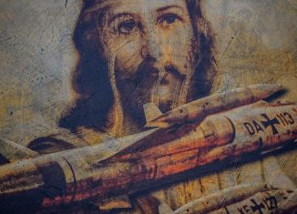 Mixed-Media-Bild mit einer Jesus-Abbildung und Starfightern von Friedhelm Kranz. Foto: Andreas Greiner Napp