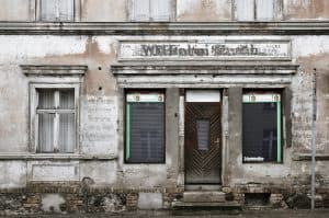 Dieses Gebäude in Andreas Greiner-Napps ehemaliger Heimat in den so genannten neuen Bundesländern hat den Sprung in die Neuzeit nicht geschafft. Foto: Andreas Greiner-Napp