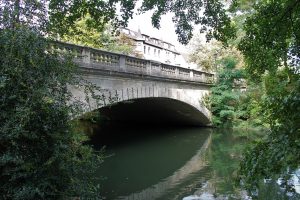 Die Theaterbrücke, Südansicht. Foto: Der Löwe