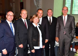 Eröffnung der Helmstedter Universitätstage 2017 mit (von links) Tobias Henkel, Direktor der Stiftung Braunschweigischer Kulturbesitz, Helmstedts Landrat Gerhard Radeck, Sachsen –Anhalts Landtagspräsidentin Gabriele Bralkebusch, Braunschweigs Oberbürgermeister Ulrich Markurth, Helmstedts Bürgermeister Wittich Schobert und Martin Sabrow, wissenschaftlicher Leiter. Foto: SBK / Andreas Greiner-Napp