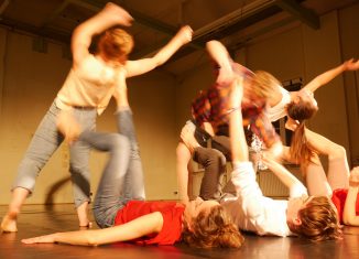 Jugendliche entwickeln ihre eigene Choreografie. Foto: Anna Maria Warzecha