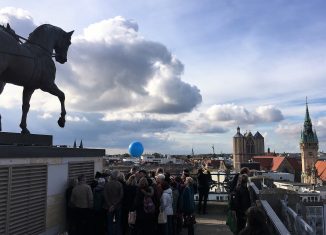 Am Jubiläumstag war die Braunschweiger Quadriga bei bestem Wetter und klarer Sicht Anziehungspunkt für 1800 Besucher. Foto: Der Löwe