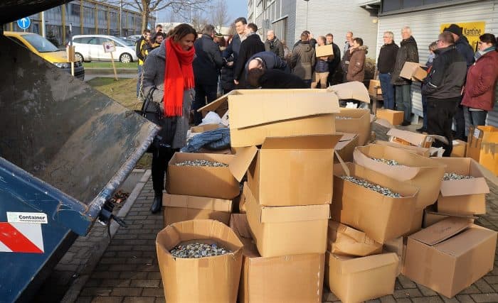 Die Post-Niederlassung Braunschweig steuerte eine Tonne Kronkorken bei. Foto: Die Braunschweigische Stiftung