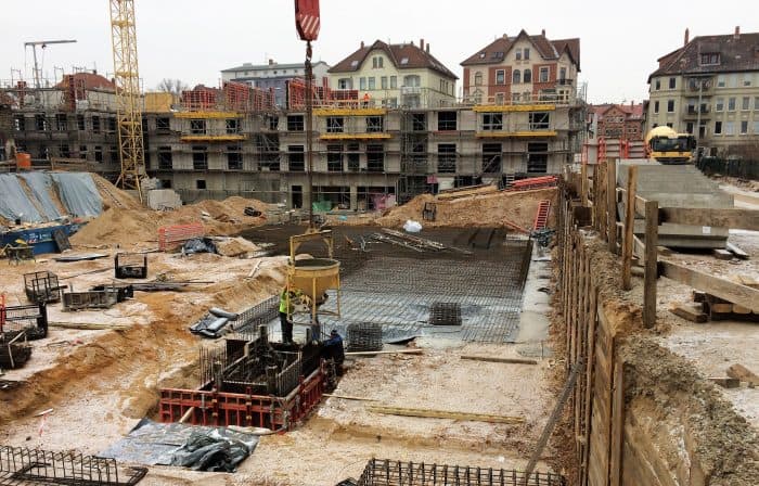 Die Baugrube des fünften neuen Gebäudes im Quartier St. Leonhard. Foto: Richard Borek Stiftung