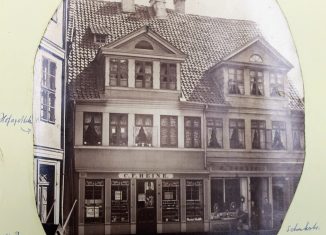 Das Doppelhaus Schuhstraße 5/6 im Jahr 1880. Foto: Der Löwe/Stadtarchiv