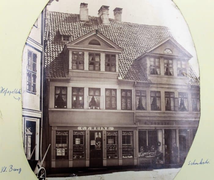 Das Doppelhaus Schuhstraße 5/6 im Jahr 1880. Foto: Der Löwe/Stadtarchiv