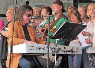 Peter Stoppok wird das Marktsingen musikalisch begleiten und leiten. Foto: privat