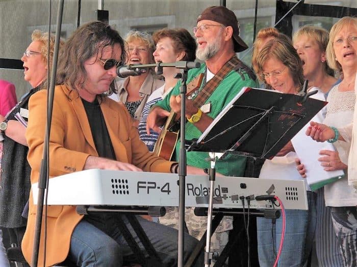 Peter Stoppok wird das Marktsingen musikalisch begleiten und leiten. Foto: privat