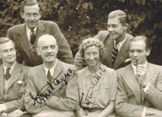 Die Familie des Herzogs in Schloss Blankenburg (1945): (v.l. n. r.): Prinz Welf Heinrich, Prinz Ernst August, Herzog Ernst August und Herzogin Victoria Luise, Prinz Georg Wilhelm und Prinz Christian. Foto: MatrixMedia Verlag/Screenshot