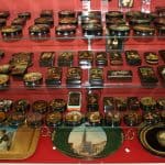 Die Lackkunst-Sammlung Richter erwarb die Richard Borek Stiftung 1993. Sie ist fachgerecht in den Räumen der Stiftung gelagert. Foto: Richard Borek Stiftung