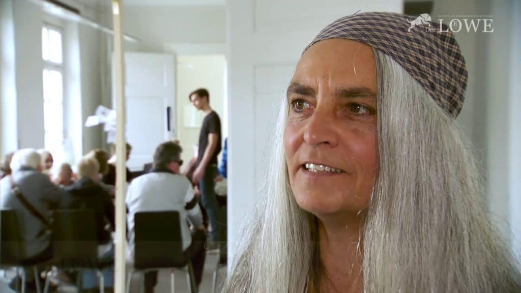 Schüler „leihen“ Blinden ihre Augen