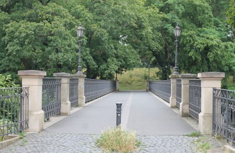 Das schmiedeeiserne Geländer stammt vom historischen Vorgängerbau aus dem Jahr 1888. Foto: Der Löwe