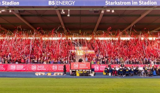 Gefeiert von den Erstsemestern der TU. Aka Blas spielt regelmäßig bei der Einführungsveranstaltung im Eintracht-Stadion. Foto: TU Braunschweig