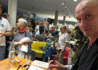 Der gebürtige Braunschweiger Olaf Muho leitet das größte Zen-Kloster in Japan. In der Braunschweiger Buchhandlung Graff erzählte er sehr unterhaltsam über seinen Lebensweg. Foto: Florian Arnold