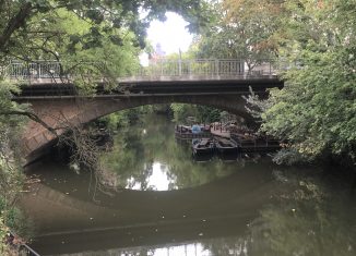 Die Auskragungen aus Beton haben den Charakter der Leonhardbrücke stark verändert. Foto: meyermedia