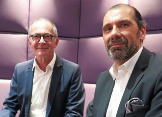 Thorsten Rinke (rechts) hat den Vorsitz des Braunschweiger Filmfest-Vereins von Edgar Merkel übernommen. Foto: Florian Arnold