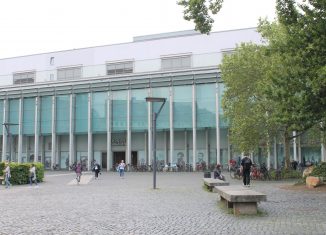 Eingang zur Theaterpassage der „Schloss-Arkaden“. Foto: Der Löwe