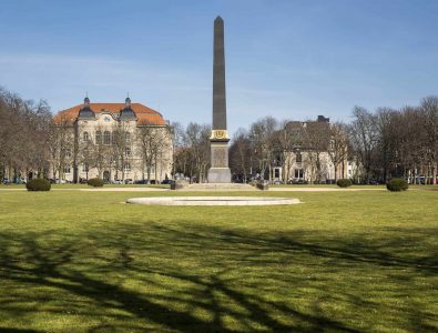 Der Obelisk am Inselwall. Foto: Peter Sierigk