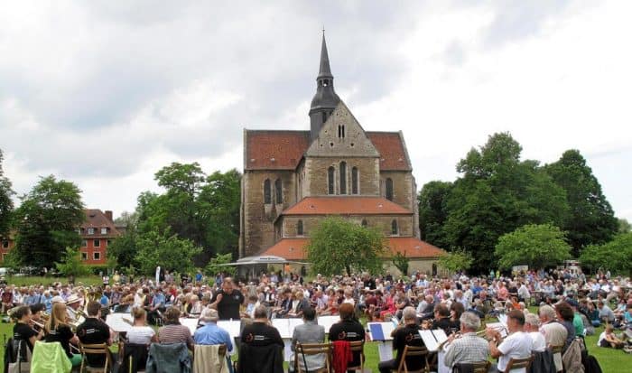 Immer ein Magnet für die Region: Klosterkirche Riddagshausen, hier beim Ökumenischen Pilgertag 2017. Foto: Henning Noske