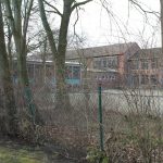 Der Maschendrahtzaun, der einst NO und Ricarda-Huch-Schule trennte. Foto: Der Löwe