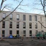 Zwölf neue Klassenräume kann die NO in diesem Neubau seit 2019 nutzen. Foto: Der Löwe