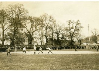 Szene aus dem Fußballspiel Eintracht Braunschweig gegen Hannover 96 (1:0) auf dem Sportplatz an der Helmstedter Straße, 20. April 1919. Foto: Stadtarchiv Braunschweig, G XI 58: 1