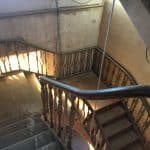Die Holztreppe vor der Restaurierung. Foto: Kleineberg Architekten