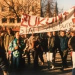Der Protestzug von Schülerschaft und Kollegium zog durch die Innenstadt bis zum Rathaus. Foto: Archiv Manfred Urnau