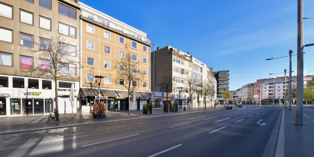 Die Stadt wie leerge­fegt