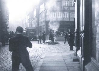 Bücherverbrennung auf dem Ackerhof am 9. März 1933. Repro: IBR