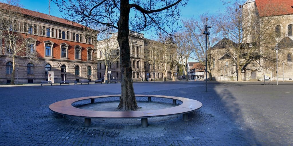 “Stadt ohne Menschen” – Platz der deutschen Einheit