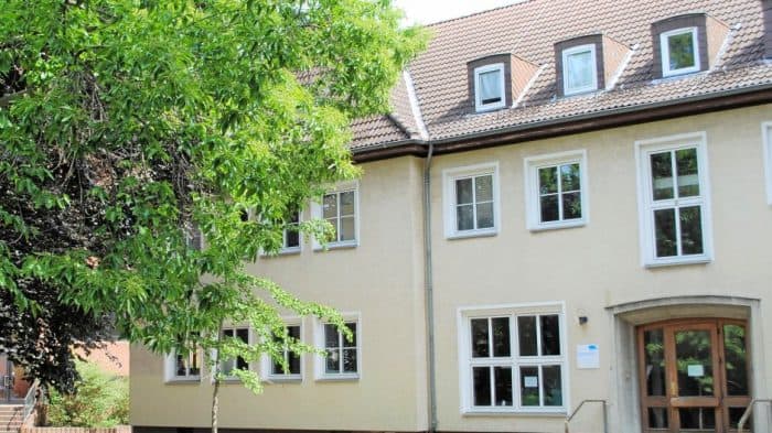 Die Oberschule in privater Trägerschaft des CJD wird im ehemaligen Mädchenhaus des Internats an der Georg-Westermann-Allee untergebracht. Das Gebäude wird derzeit saniert und umgebaut. Foto: Privat